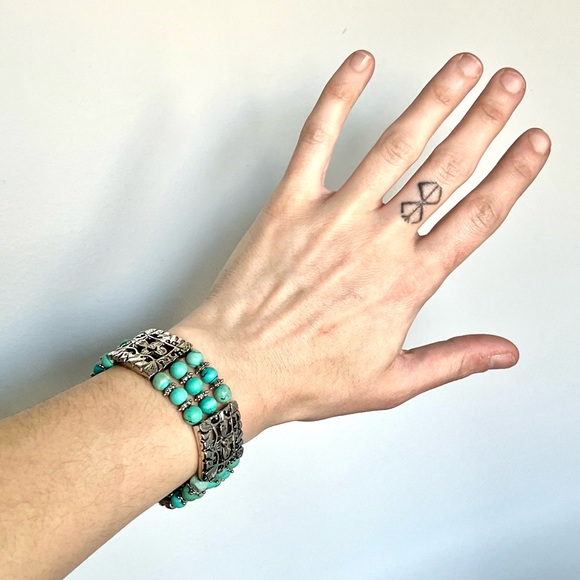 turquoise & silver elasticize bracelet - Picture 17 of 17